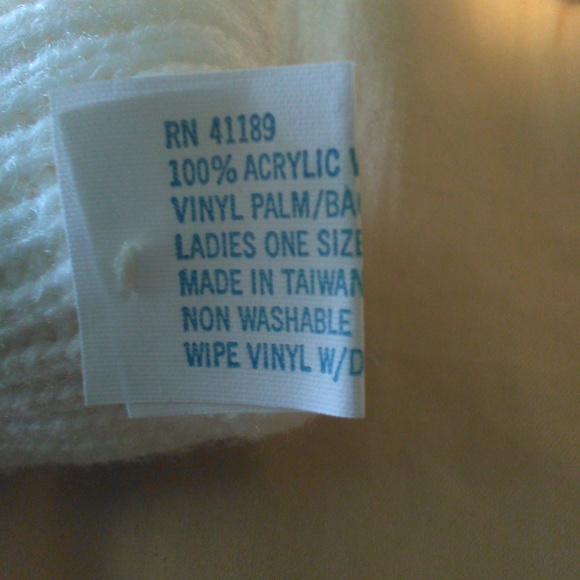 BNWOT BEAUTIFUL LONGER WHITE LADIES GLOVES ONE SIZE BY ENGLISH VILLAGE CLASSY! - Picture 5 of 5